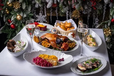Все к столу: праздничные блюда в московских ресторанах
