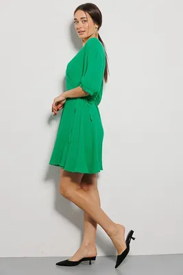 Летнее короткое платье на запах зеленое - купить в интернет магазине Аржен