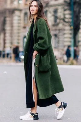 Зеленое пальто темных, ярких оттенков – с чем носить, фото | Шкатулка  красоты | Зеленое пальто, Верхняя одежда для женщин, Женское пальто