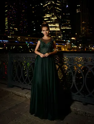 вечернее платье насыщенного темно-зеленого оттенка Prestige Delilah VV102 —  купить в Москве - Свадебный ТЦ Вега