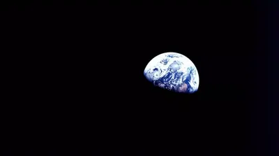 НАСА опубликовало фото Земли с Луны, которое сняли в 1968 году