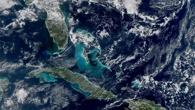 NASA опубликовали первое полное фото Земли, сделанное спутником NOAA-21 |  Пикабу