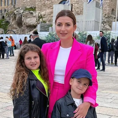 Певица Жасмин вернулась с детьми из Израиля - Вокруг ТВ.