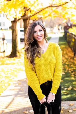 Yellow Ribbed V-Neck Sweater + Tips for Shopping SHEIN - VFB