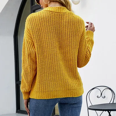 Желтый свитер фотографии