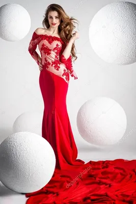 привлекательная девушка в красном платье Фон И картинка для бесплатной  загрузки - Pngtree