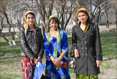 Женщины в Узбекистане — Википедия