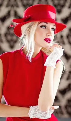 64 540 рез. по запросу «Женщина в шляпе с красными губами» — изображения,  стоковые фотографии, трехмерные объекты и векторная графика | Shutterstock