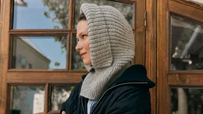 Женские головные уборы осень-зима 2024-2025: модные вязаные шапки, фото  новинки и тренды