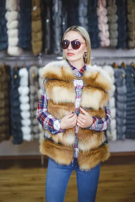 Меховой жилет из лисы Dita Furs R2 K купить в Москве - цена 140 000 ₽