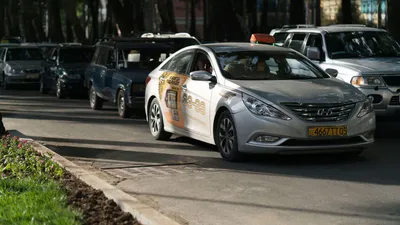 Жуткое ДТП в Душанбе: столкнулись два такси - 05.02.2021, Sputnik  Таджикистан