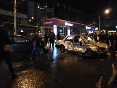Жуткое ДТП произошло минувшим вечером на Рышкановке (ФОТО) – Aif.md