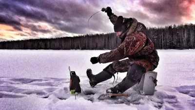 Рыбаки на льду - 82 фото
