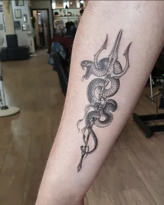 Эскиз тату меч и змея | Блог про татуировки pavuk.ink | Татуировки для  женщин, Цветы татуировки на руках, Поддельные татуировки