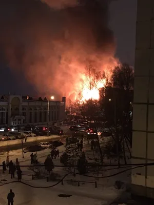 Пожар в ресторане \"Золотая пагода\" в Самаре: вспыхнула кровля, людей  эвакуировали, в домах нечем дышать - KP.RU